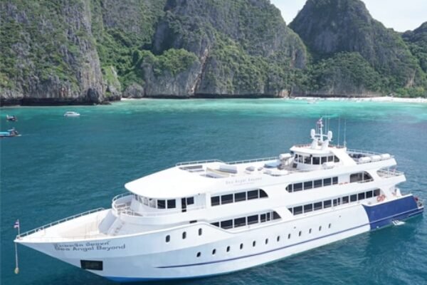 Phi Phi Island Tour (Big Boat) + Economy Seat + Lunch + Shared Transfer