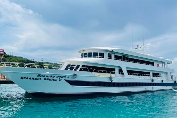 Phi Phi Island Tour (Big Boat) + Economy Seat + Lunch + Shared Transfer