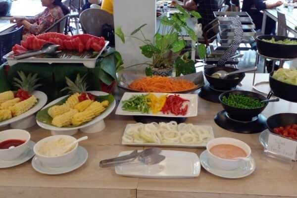 Phi Phi Island Tour (Big Boat) + Economy Seat + Lunch + Shared Transfer