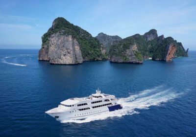 Phi Phi Island Tour (Big Boat) + Economy Seat + Lunch + Shared Transfer