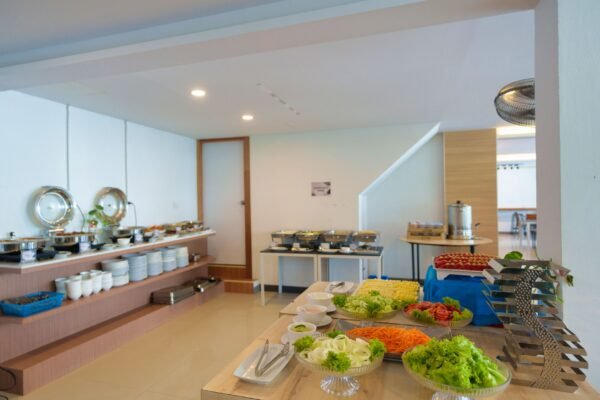 Phi Phi Island Tour (Big Boat) + Economy Seat + Lunch + Shared Transfer