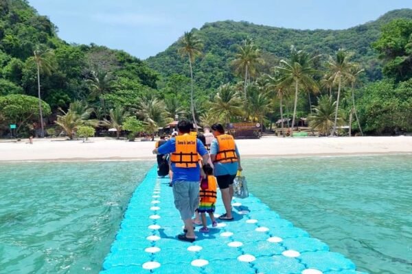 Angthong National Marine Park by Speed Boat